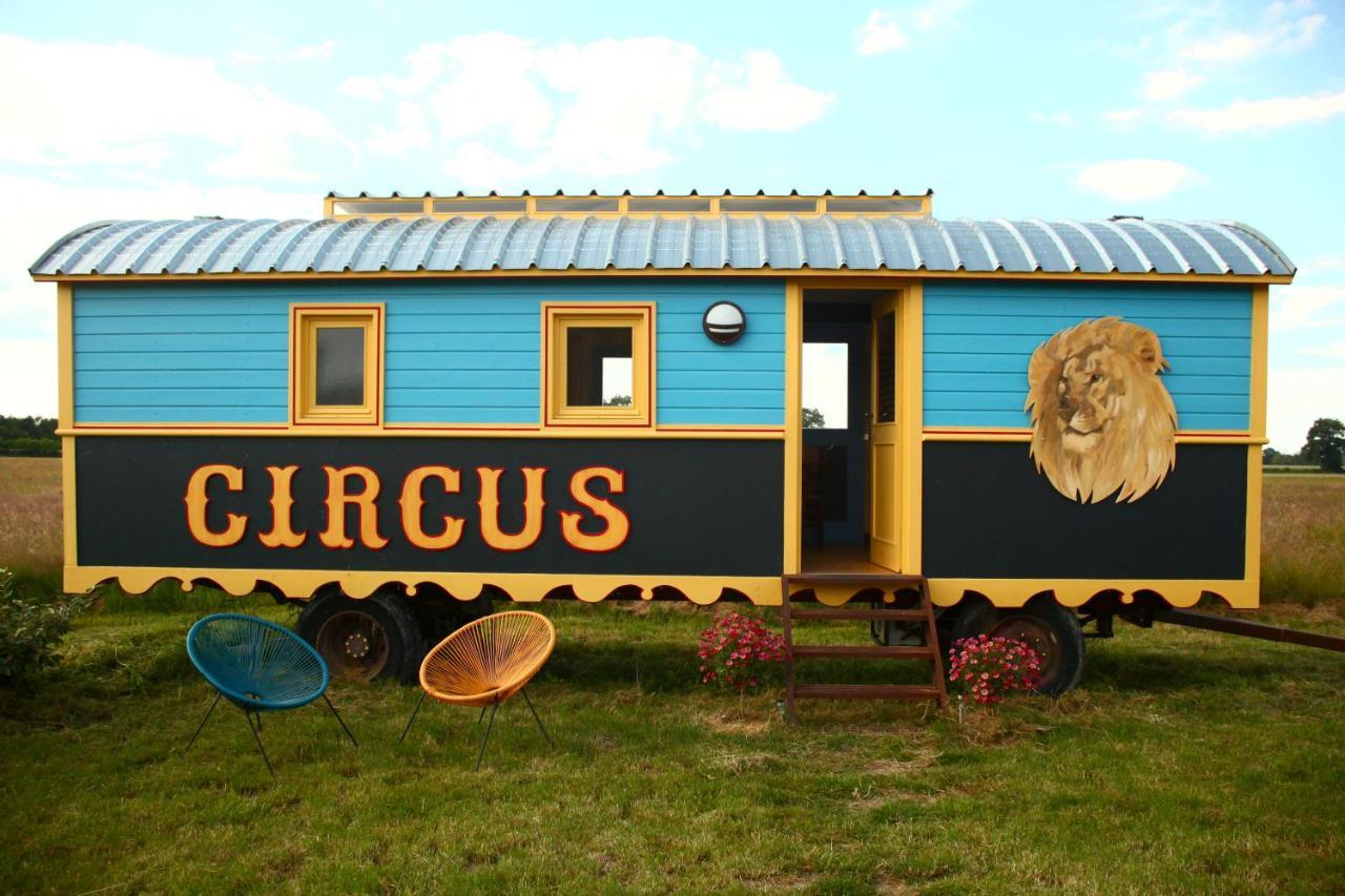 מלון Beaulon La Roulotte Circus Des Grillots מראה חיצוני תמונה